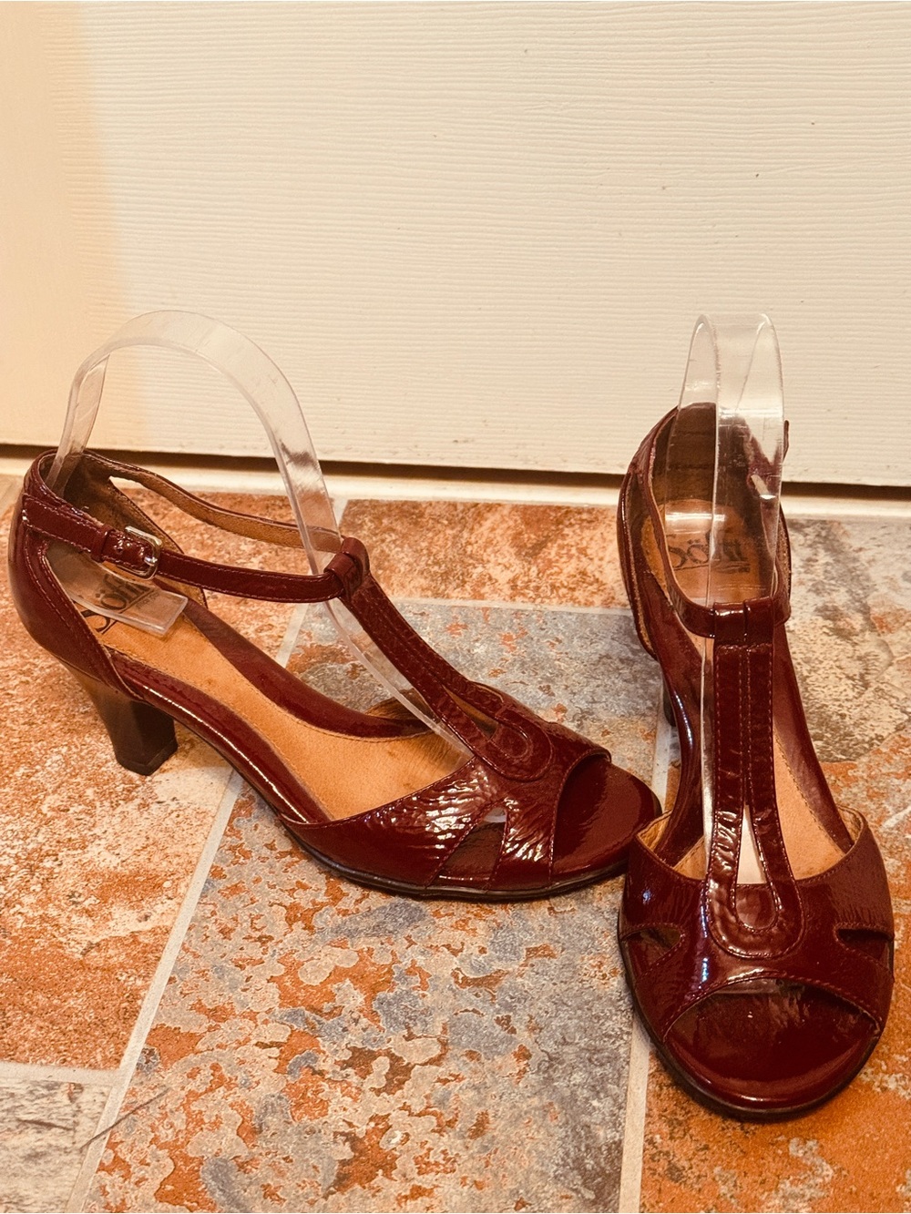 Rich, Vibrant, Sofft Burgundy Patent T-Strap Peep-Toe Heels! - Picture 2 of 15